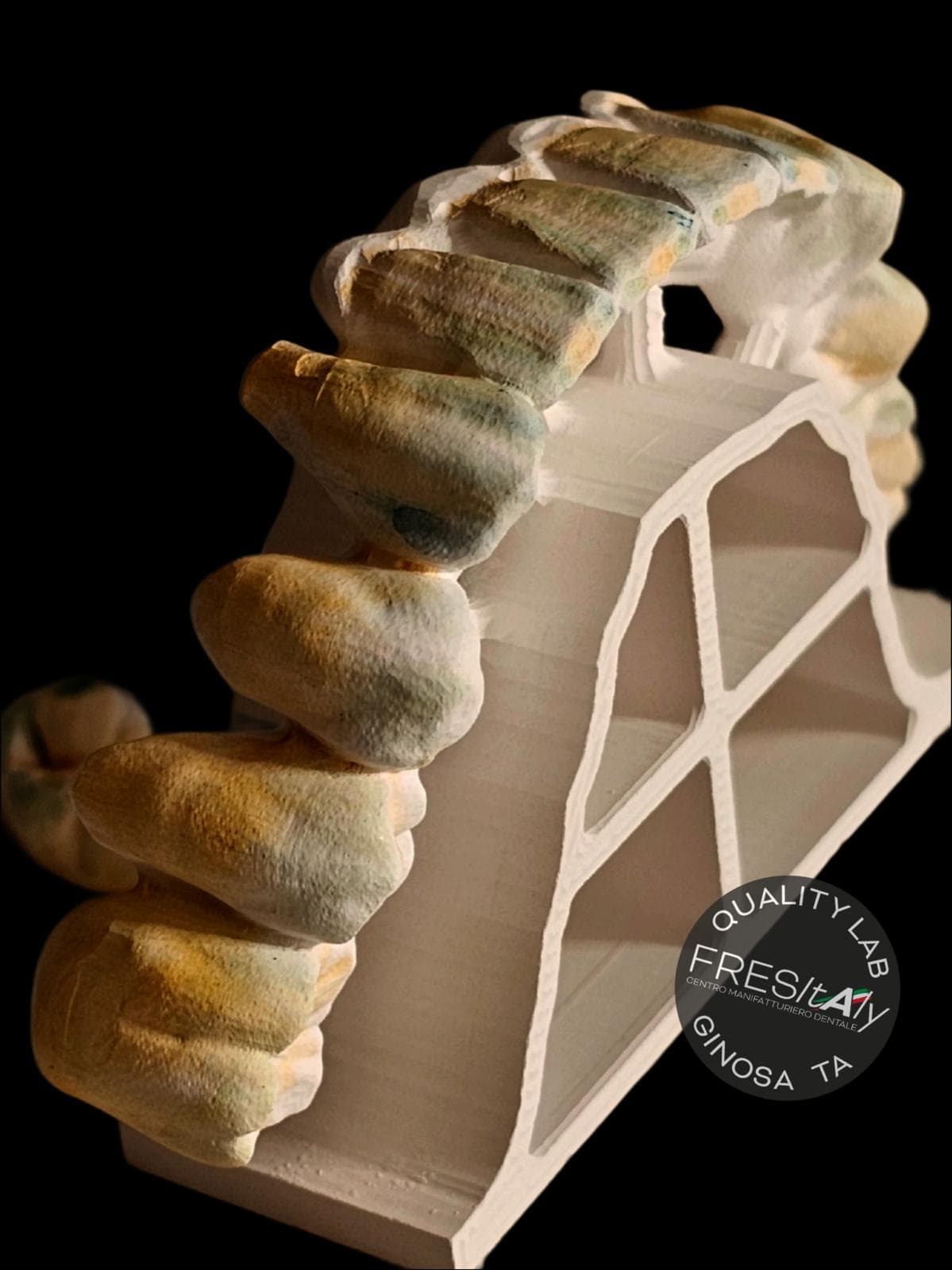 Arcata in zirconia prima della sinterizzazione